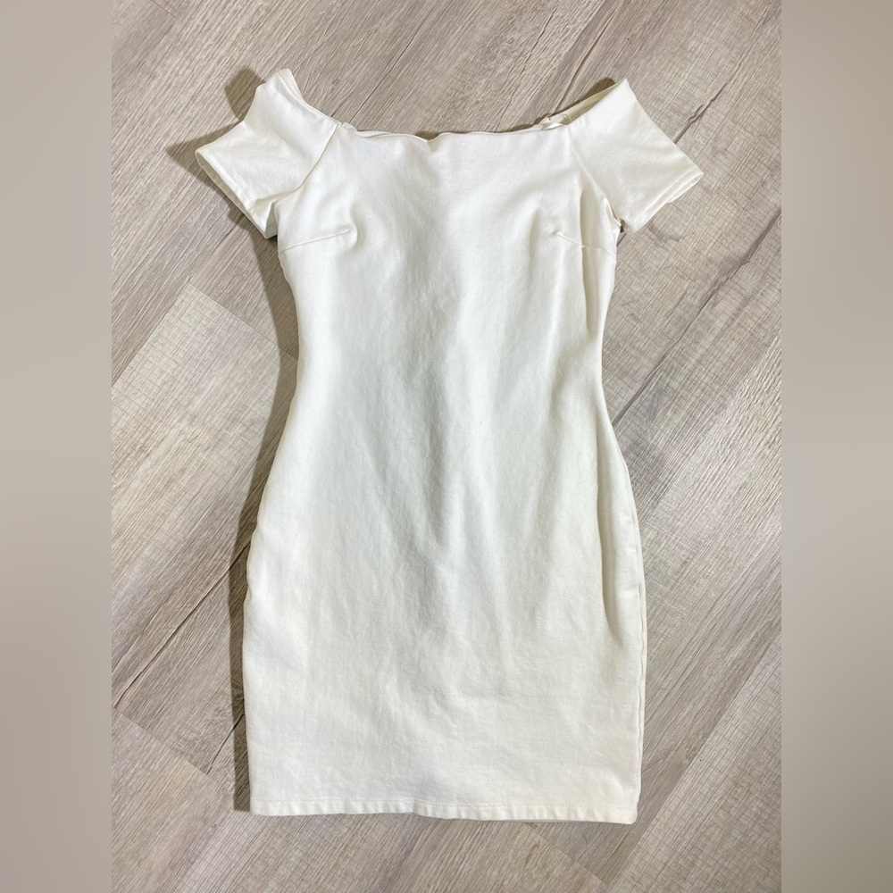 Elegant White Fitted Dress by Lulu’s — Medium
